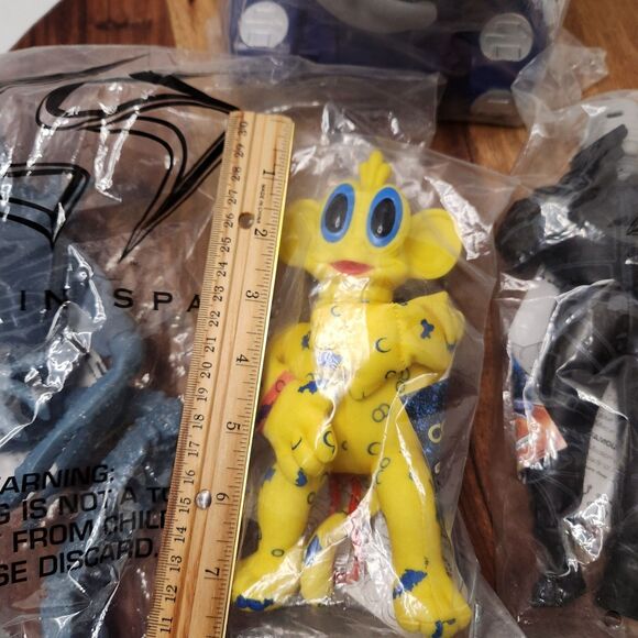 1998 Lost in Space Promo Toy Set – Long John Silver’s Complete Set of 4 - Picture 3 of 6